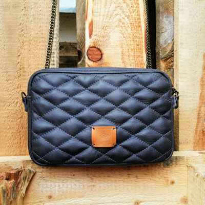 Handtasche mit Rautensteppung
