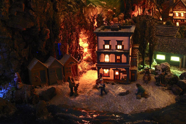 Village Noël/Christmas Village 2013, la nuit: Sur la plage à la nuit tombée