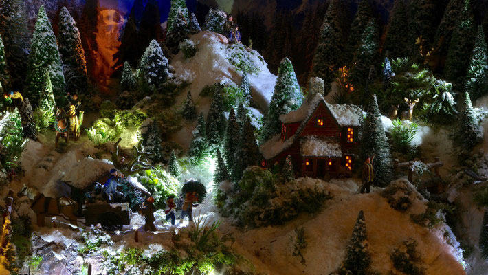 Village de Noël/Christmas Village 2014 de nuit: Derniers chargements