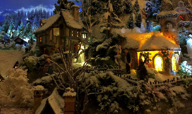 Village de Noël/Christmas Village 2014 de nuit: Eglise illuminée