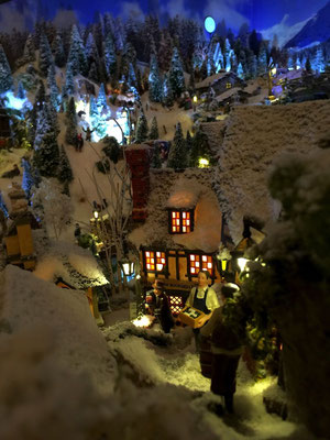 Village de Noël/Christmas Village 2014 de nuit: Fin de journée