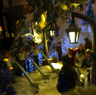 Village de Noël/Christmas Village 2014 de nuit: Dernières notes des cors