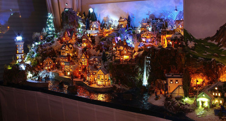 Village Noël/Christmas Village 2013, la nuit: Les plages et le port