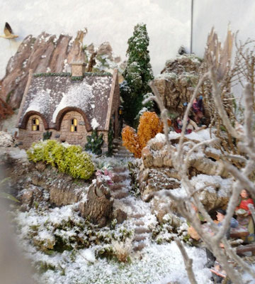 Village Noël/Christmas Village 2013 : Le petit cottage d'en haut