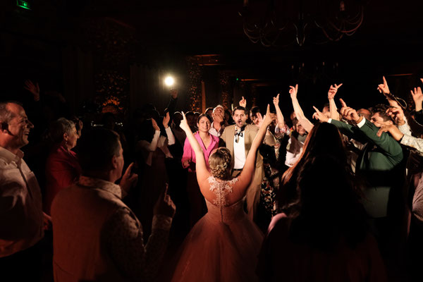 Mariage au Château Nadal-Hainaut, Le Soler sud de la France. Dj et éclairage Stéphane Terpreau. Wedding south of France.