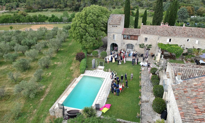 Mariage au Domaine Saint-germain à Saint-Bauzille-de-Montmel. Dj mariage Montpellier. Mariage Franco-Russe. Dj wedding in Montpellier. Mas Saint-Germain. Stéphane Terpreau.
