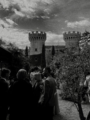 Mariage francais au château de Peralada - Mariage chic et élégant en Espagne - Mariage francais Costa Brava - Dj musique mariage - Stephane Terpreau