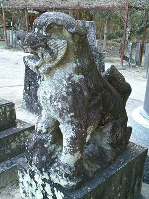 蠣久天満宮狛犬（阿形）