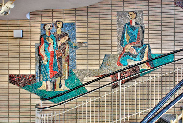 Gesundheitshaus Dortmund, "Sanitas" in 6 Variationen - EG: Figürliches Glasmosaik von Wilhelm Kornfeld (1926-2007)