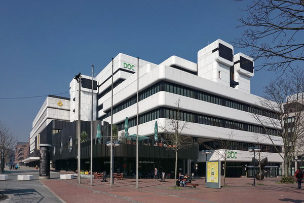 Gebäudekomplex WEST LB/Commerzbank, Dortmund, Kampstr. wurde im Jahre 1978 erbaut bzw. fertiggestellt. Es wurde im April 2012 unter Denkmalschutz gestellt.
