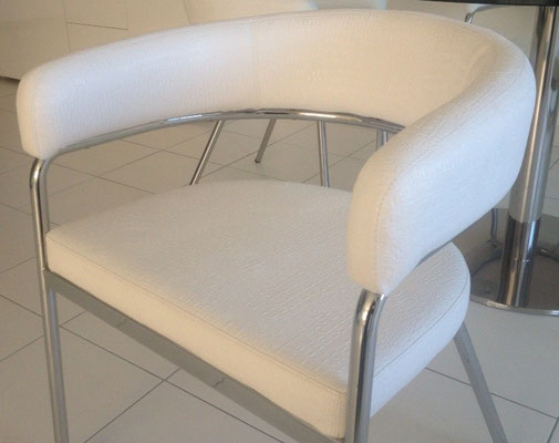 chaise en simili croco