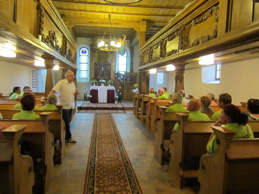 In der Kirche konnte man neben den Ausführungen zur Geschichte der Kirche auch der Orgel lauschen