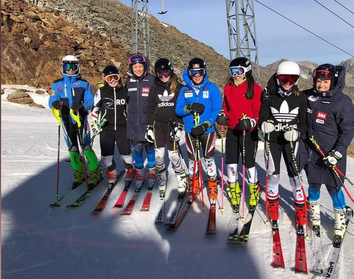 Marlene Höcher mit ihrer Trainingsgruppe in Sölden