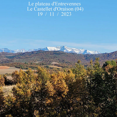 Le plateau d'Entrevennes à partir du Castellet d'Oraison
