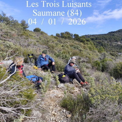 Les trois Luisants à Saumane (84)