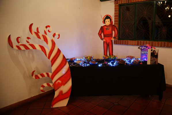 mesa de dulces willy wonka en Cajicá