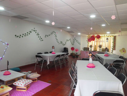 Salón auxiliar Casa El Misterio Cajicá