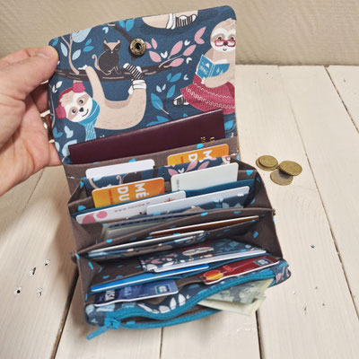 vue détaillé intérieur portefeuille compact femme