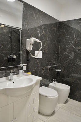 Zimmer 109 Badezimmer