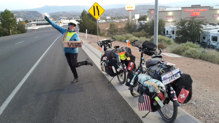 There is no street allowed for bicycle from St. George to Vegas. So we had no choice and hitchhiked