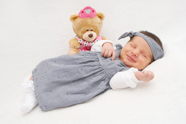 Newborn Fotoshooting, Baby Lächeln, Aarau