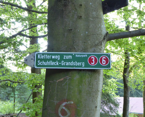 Markierung für den Klettersteig