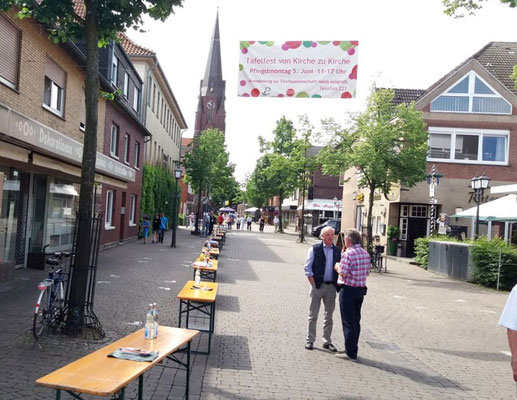 Die noch leeren Tische