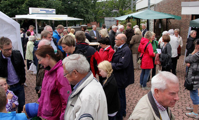 Viele Besucher beim Pfarrfest