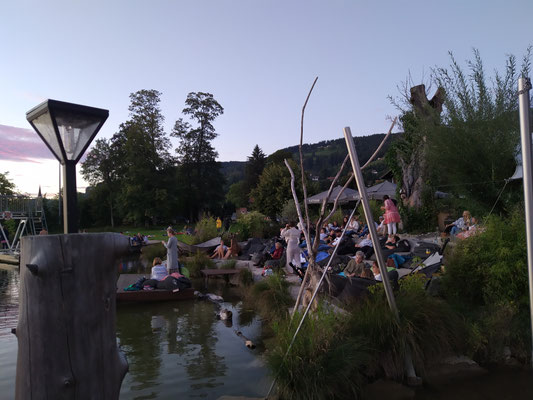 ... "Lounge-Bereich" des Schlierseer Strandbades