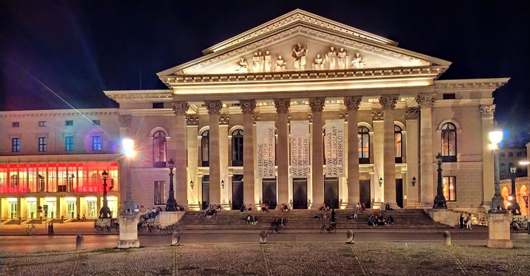 Oper/Nationaltheater - Publikum ... 