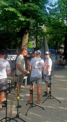 hessische Band im Augustiner Keller Biergarten, 24.05.26 