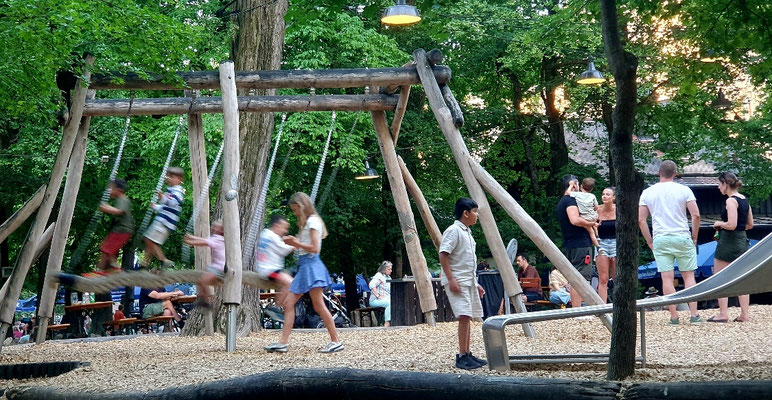 agile Kinder im Augustiner Keller Biergarten, 27.05.26 