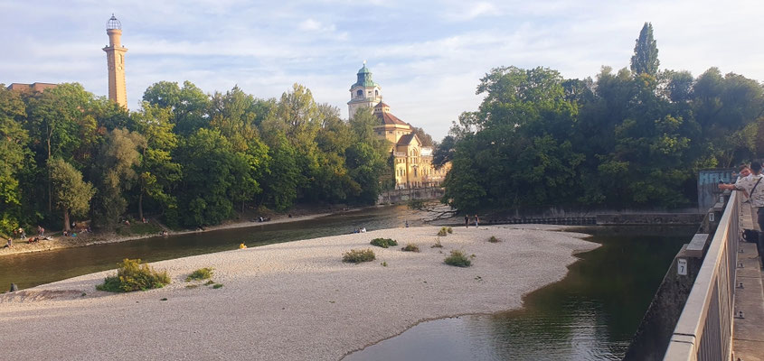 hinten: Müllersches Volksbad
