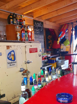 Café kosmos - eine interessante Hinterhoflokation Nähe Hbf, 15.06.25 