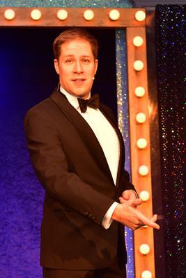 © Norbert Gettschat, HAMBURG MEETS BROADWAY (2020), Hamburger Engelsaal