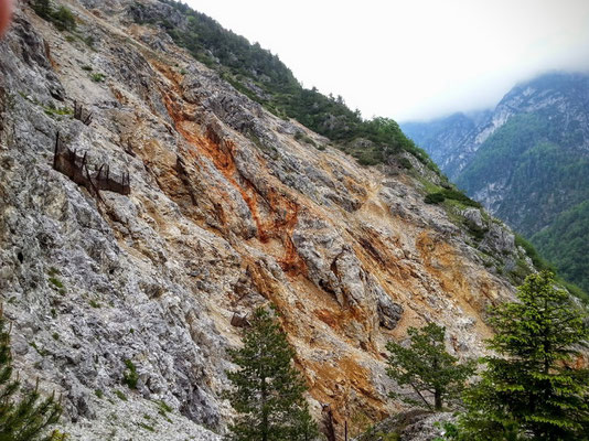 Wunden des jahrhundertelangen Bergbaues