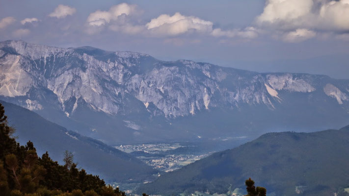 Schöner Blick zum heimatlichen Dobratsch