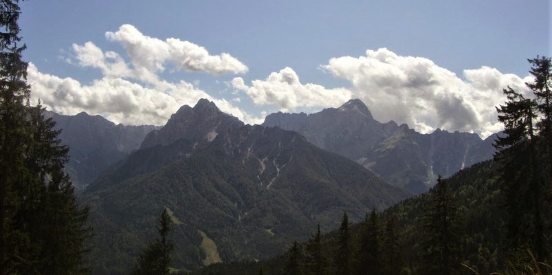 Blick vom Dreiländereck auf die Julischen Alpen (Ponza und Mangart)