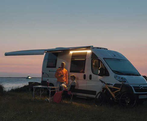 LED-Regenrinne für Kastenwagen - Caravan Technik Mahl bei uns können Sie  ein Wohnmobil Kaufen oder Mieten