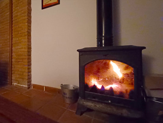 Estufa de leña Alojamiento Rural Cortelazor Casa Maricolilla