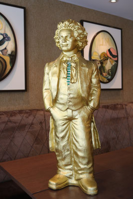 Empfangsbüro mit Beethoven-Figur