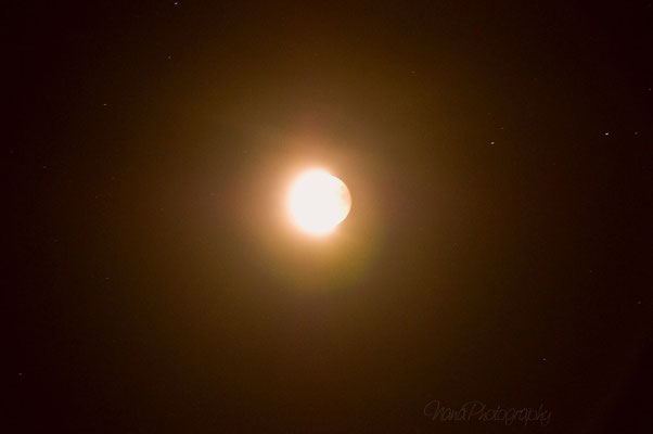 <b>Lunar Eclipse (15. June 2011 - 23:45)</b><br><b>Equipment:</b> Nikon D90 + Nikkor 55-200mm f/4.5