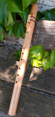 Cis Flöte 432 Hz. Erdton. Helle Birne. Einfaches Totem. Ca. 68cm. Preis: 410.- Euro