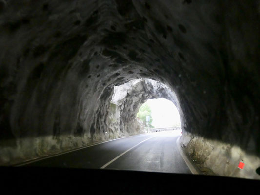 Gardesana Occidentale, 7o Tunnelbauwerke, 45 km lang, Riva Italien