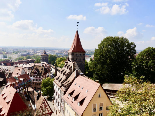 Blick von der Kaiserburg auf Nürnberg Sehenswürdigkeiten Deutschland Nürnberg