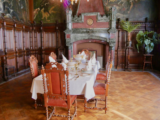 Schloss Drachenburg Sehenswürdigkeit Siebengebirge Königswinter am Rhein