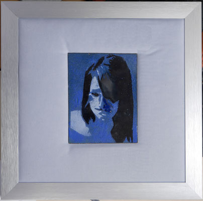ong. 10x15 in lijst30x30 meisje in blauw 2 