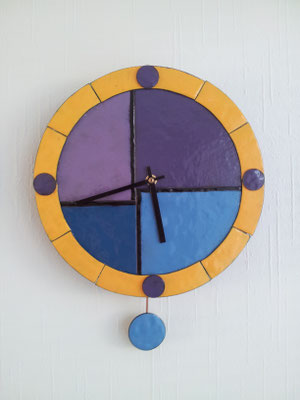 ong. 30cm rond klok verkocht.