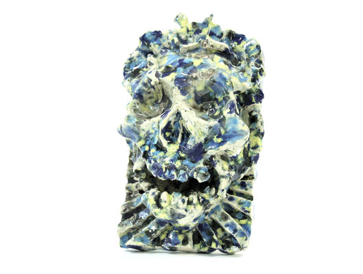 Skull II, 2020, Keramik, 20 x 12 x 11 cm