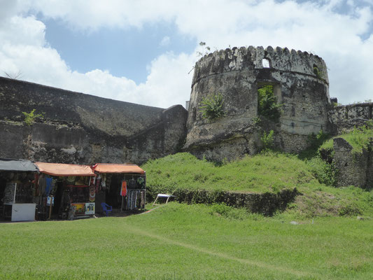 Bild: Alte Festung mit Theater